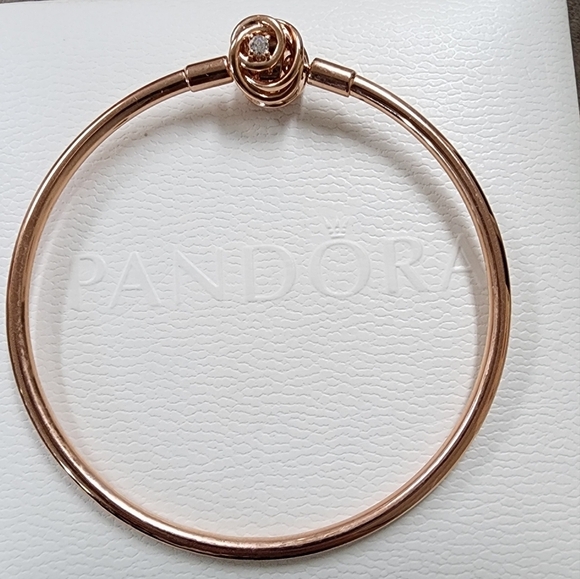 Pandora Moments Encircled Clasp Bangle - Picture 2 of 10